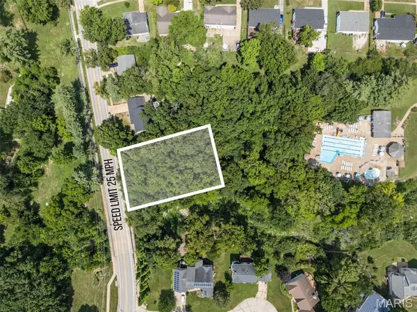 908 Hanna RD, Manchester, MO 63021