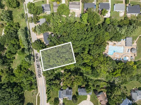 908 Hanna RD, Manchester, MO 63021