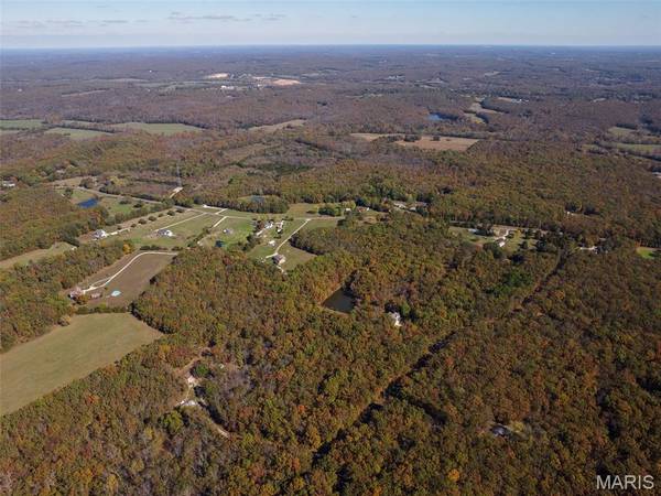 207 Good News LN, Cuba, MO 65453
