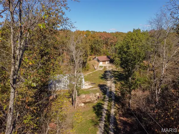 207 Good News LN, Cuba, MO 65453