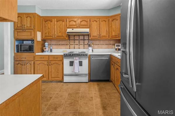 16911 Christian DR, Dexter, MO 63841
