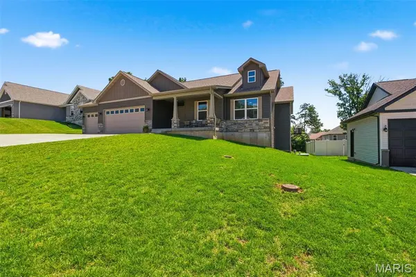 512 Hickory Knoll DR, Troy, MO 63379