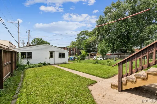 4916 Berthold AVE, St Louis, MO 63110