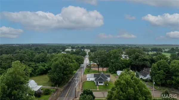 3 S Hickory ST, Dexter, MO 63841