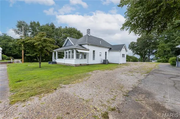 3 S Hickory ST, Dexter, MO 63841