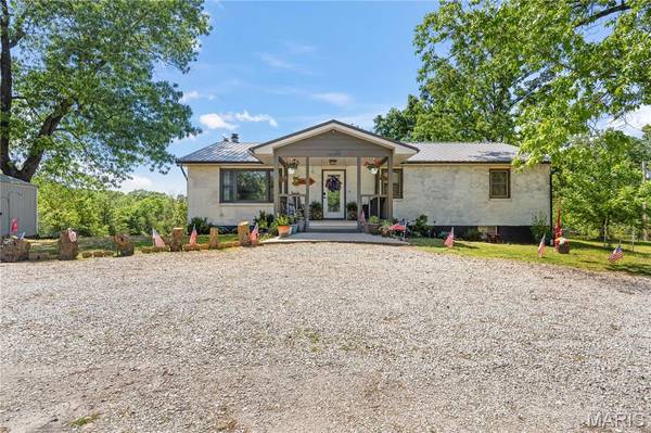 59 Oak Hill RD, Eldon, MO 65026