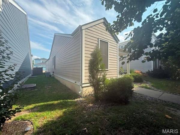 3405 Banner ST, St Charles, MO 63301