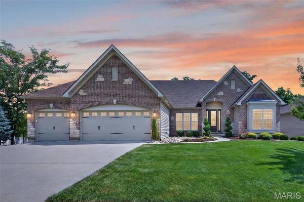 2701 Brook Hill LN, St Charles, MO 63303