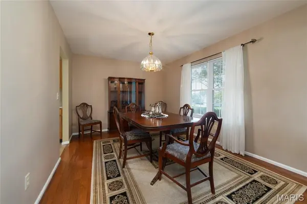2296 Delaware DR, St Charles, MO 63303