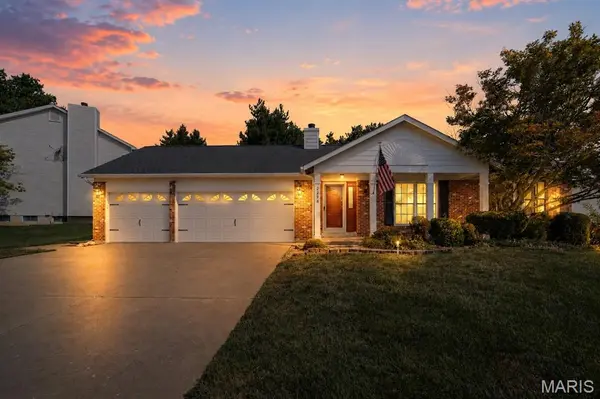 2296 Delaware DR, St Charles, MO 63303