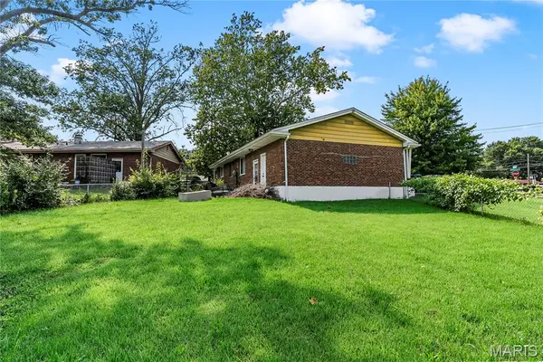 944 Lebon DR, Bellefontaine Nghbrs, MO 63137