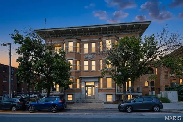627 Clara AVE #104, St Louis, MO 63112