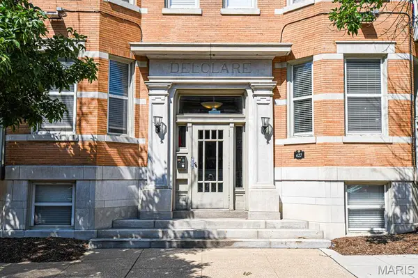 627 Clara AVE #104, St Louis, MO 63112