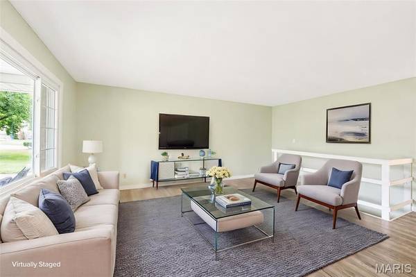 5 Beatrice CT, East Alton, IL 62024