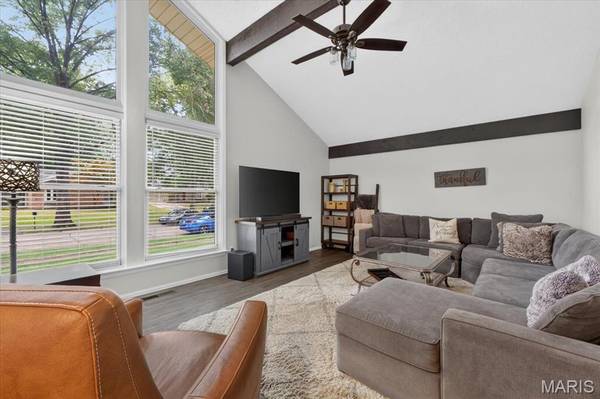 15250 Kingsman CIR, Chesterfield, MO 63017