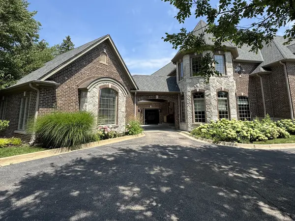 16W122 91st ST, Burr Ridge, IL 60527