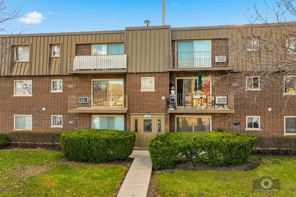 588 Fairway View DR #2H,  Wheeling,  IL 60090