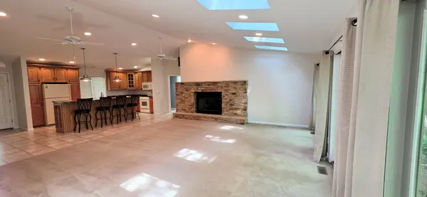 4958 Northridge DR, St. Anne, IL 60964