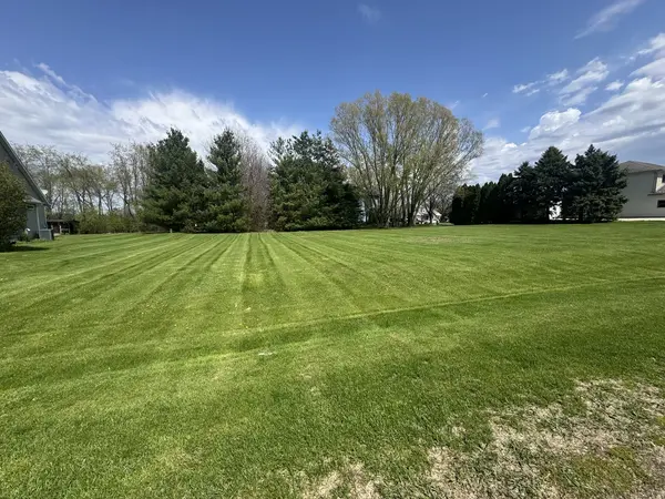 11755 Ellwood Greens RD, Genoa, IL 60135