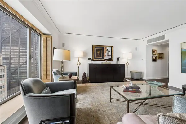 950 N Michigan AVE #3805, Chicago, IL 60611