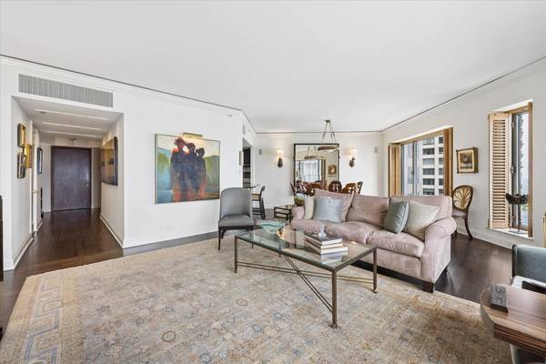 950 N Michigan AVE #3805, Chicago, IL 60611