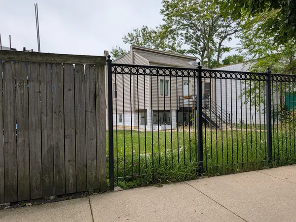 5651 W Grand AVE, Chicago, IL 60639