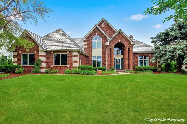 10711 Bull Valley DR, Woodstock, IL 60098