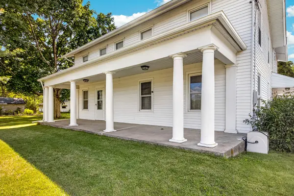 9690 N 2ND ST, Roscoe, IL 61073