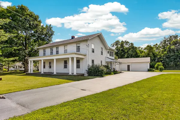 9690 N 2ND ST, Roscoe, IL 61073