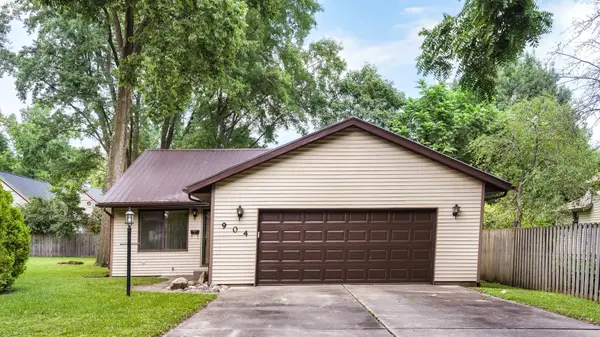 904 E California AVE, Urbana, IL 61801