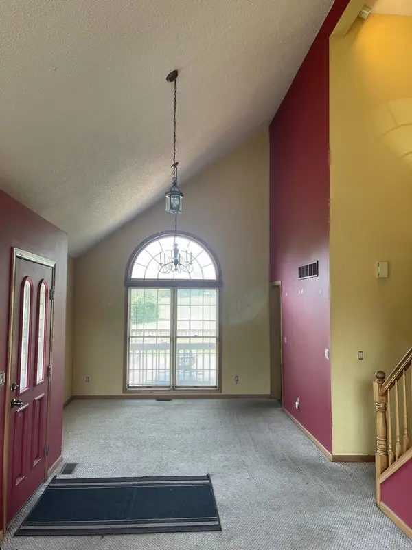 30636 Pebble Beach CIR, Genoa, IL 60135