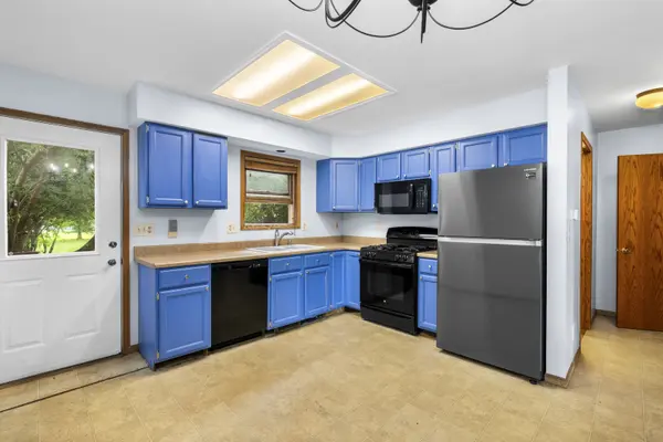 1426 Anthony LN, Sandwich, IL 60548