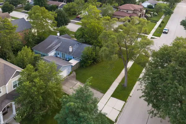 1545 N Kaspar AVE, Arlington Heights, IL 60004
