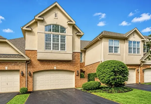 1204 Ashbrook CT, Darien, IL 60561