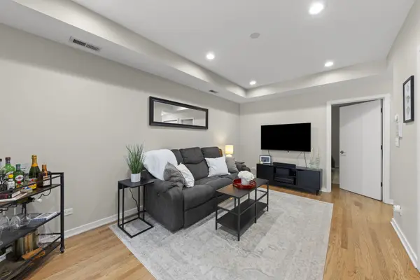 1737 W Division ST #203, Chicago, IL 60622