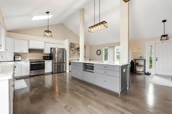 750 Bluestone Bay DR, New Lenox, IL 60451