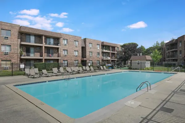 3527 E CENTRAL RD #301, Glenview, IL 60025