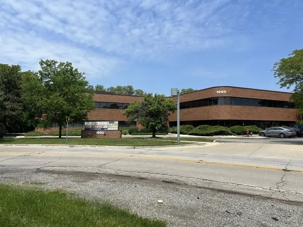 1990 E Algonquin RD, Schaumburg, IL 60173