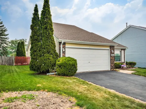7061 Yorkshire DR, Woodridge, IL 60517