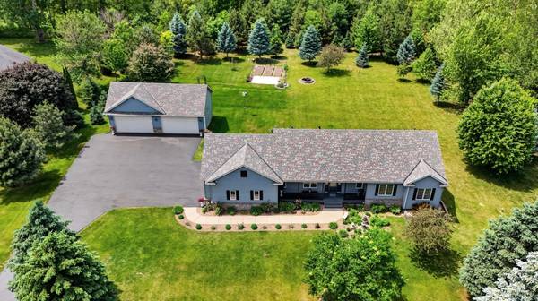 13420 Skyline CIR, Shakopee, MN 55379