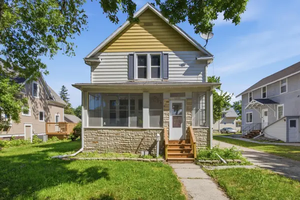 1111 8th AVE N, Fargo, ND 58102