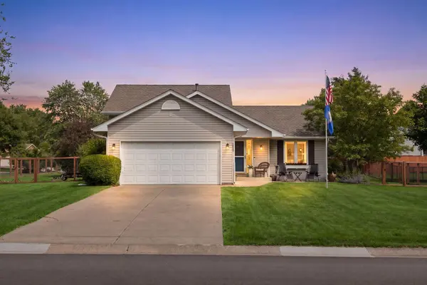 1049 Bonnieview DR, Woodbury, MN 55129