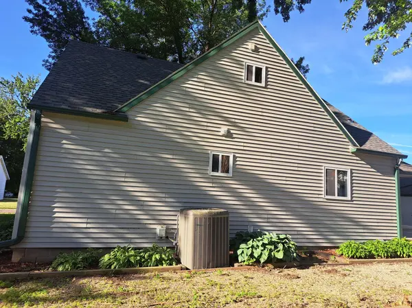 705 Glenview DR, Albert Lea, MN 56007