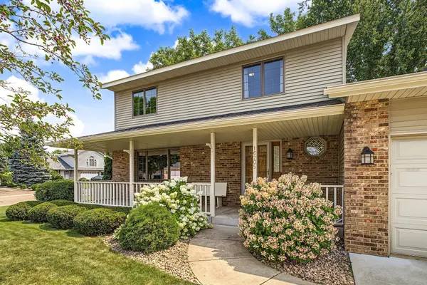 16205 Logarto LN, Lakeville, MN 55044