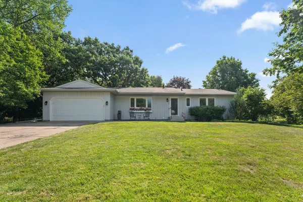 3840 Riverton AVE, Eagan, MN 55122