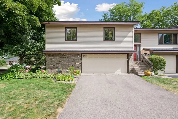 5722 Hyland Courts DR, Bloomington, MN 55437