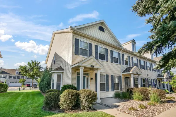 1692 Liberty CIR, Shakopee, MN 55379