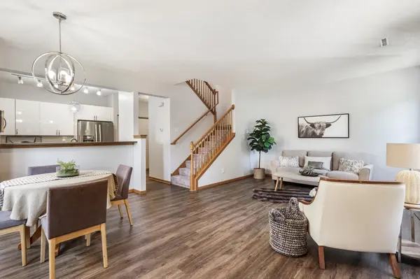 1692 Liberty CIR, Shakopee, MN 55379