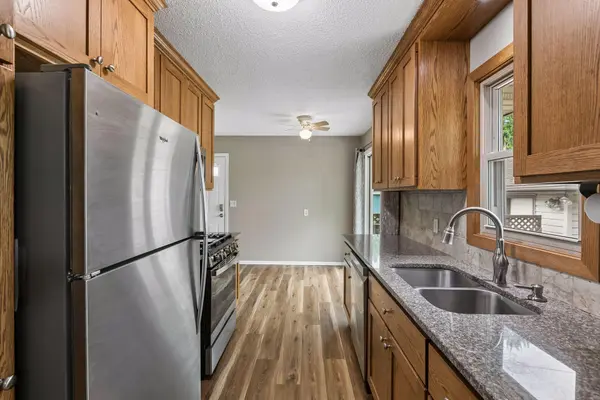 10600 President DR NE, Blaine, MN 55434