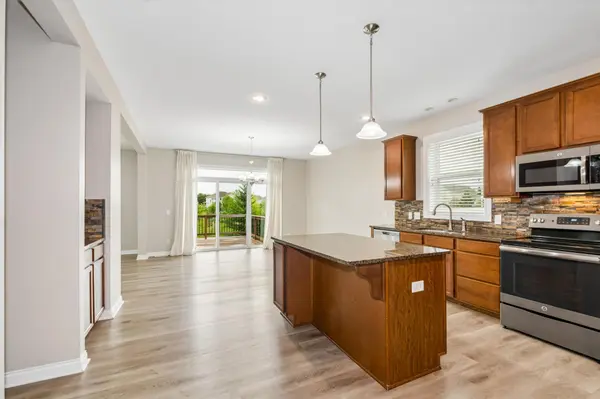 3947 Valencia LN, Chaska, MN 55318
